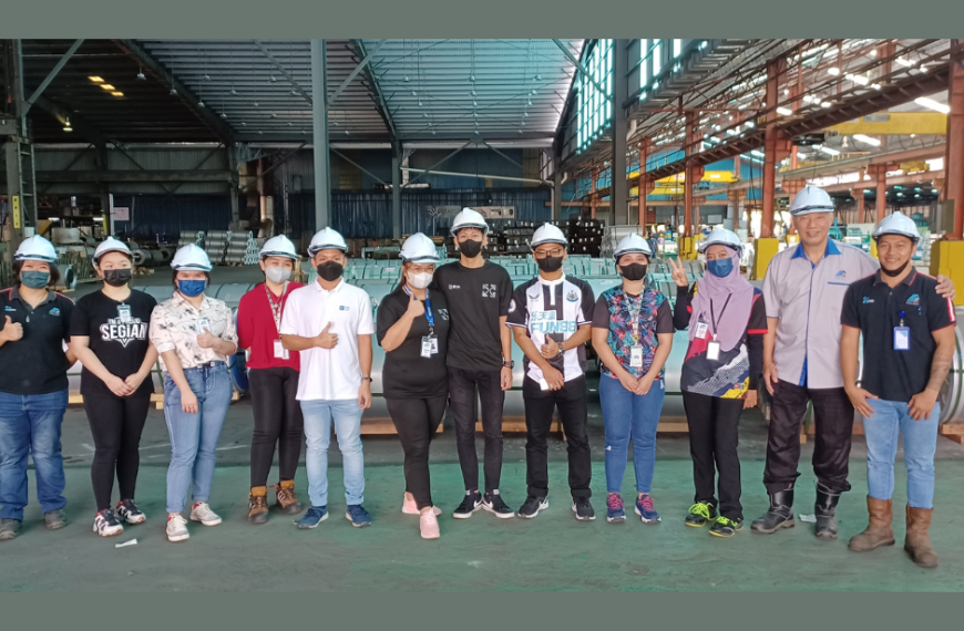 Pelajar menyelami keselamatan pekerjaan di Asteel Sdn Bhd