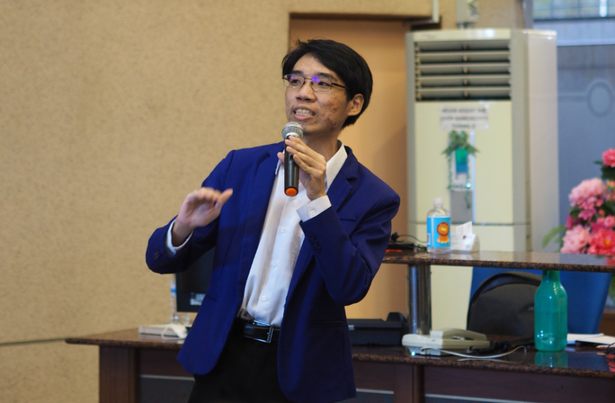 学生们在砂拉越世纪学院公众演说比赛中大放异彩