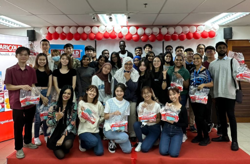 Pelajar perniagaan mendapat pandangan orang dalam tentang industri tenusu Malaysia