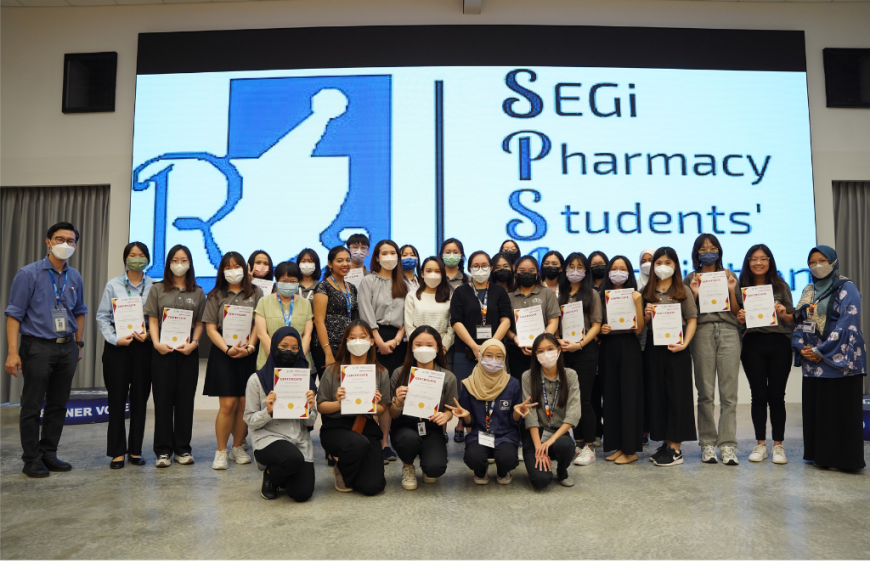 探索制药领域:世纪大学药剂学系学生参观Alpro集团总部与配送中心