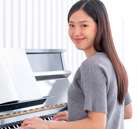 Music students in hands on training at SEGi University and Colleges