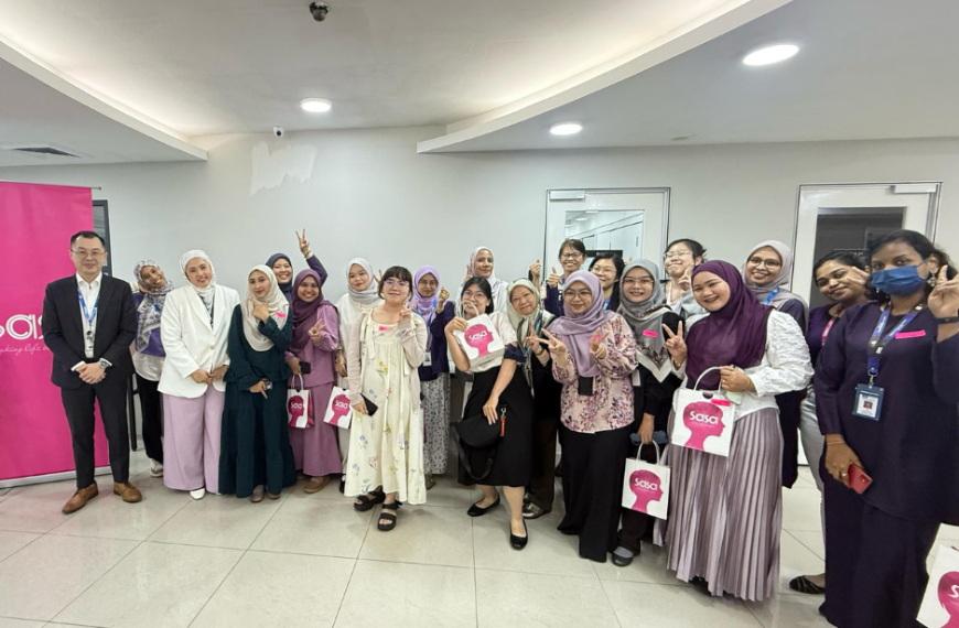 Berpakaian untuk Kejayaan Baru Mendapat Makna Baru