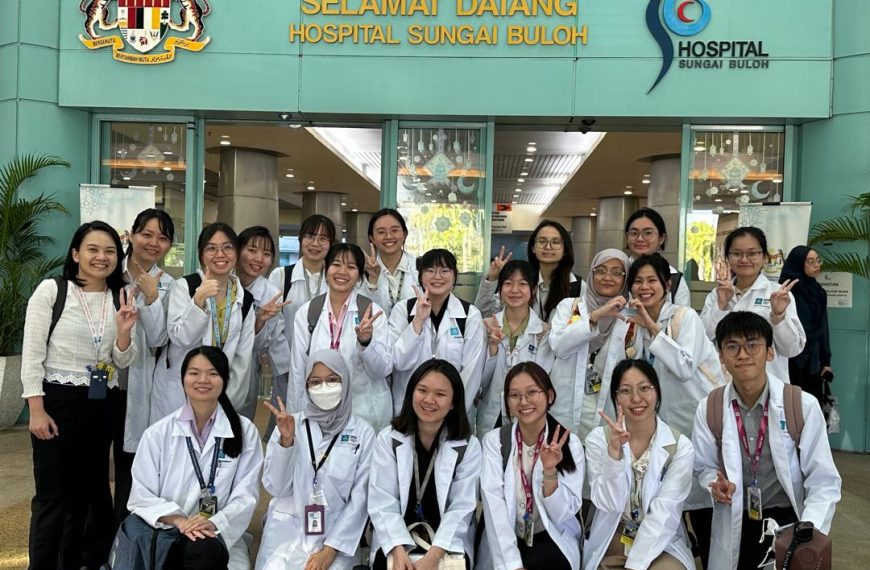 Pharmacy students in hands on training at SEGi University and Colleges