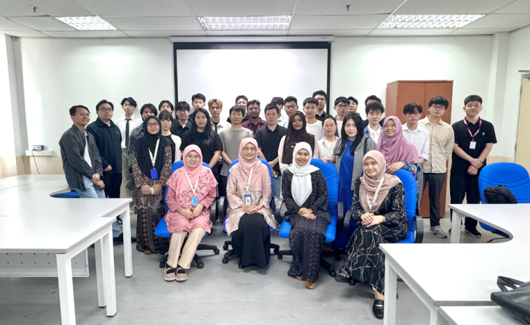 MEMAJUKAN IDEA. MEMBENTUK TEKNOLOGI MASA DEPAN